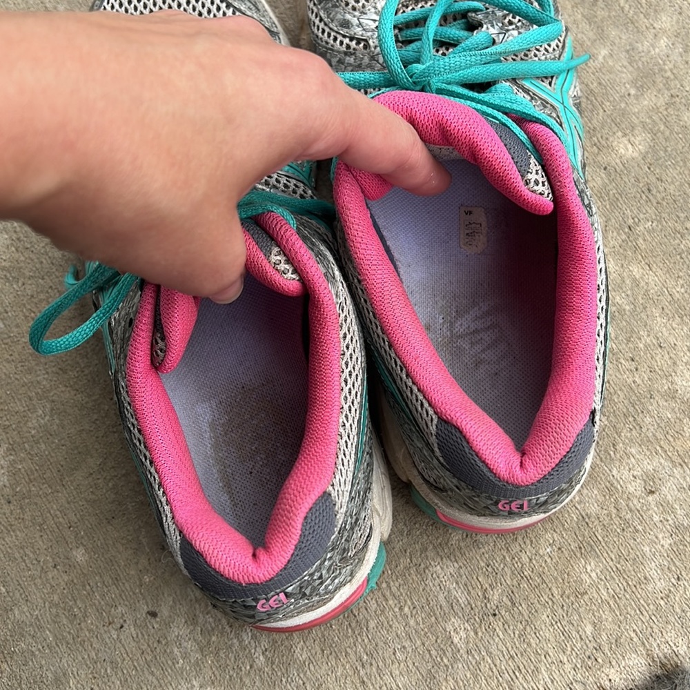 ASICS Running Shoes - Picture 7 of 7